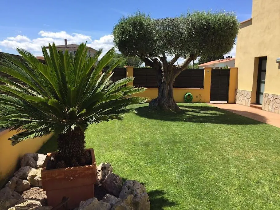 Casa Unifamiliar Con Piscina. Villa L'Armentera